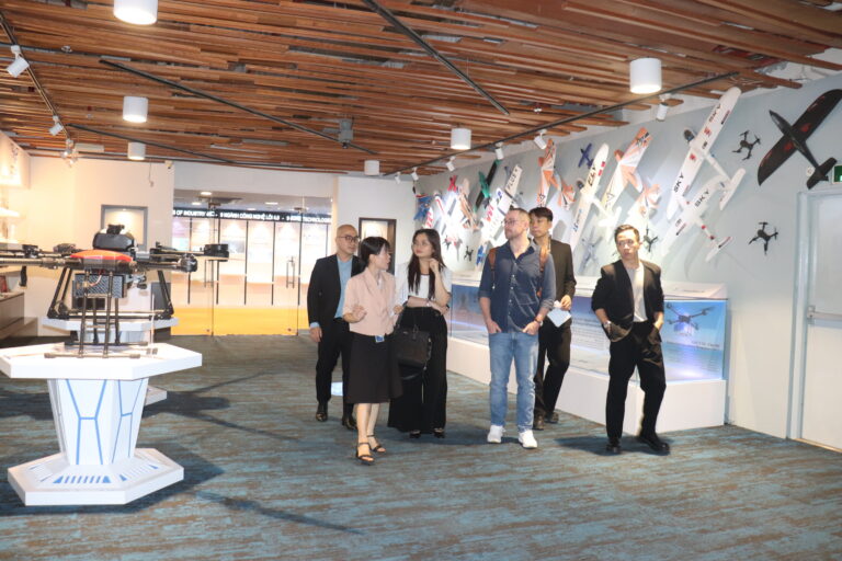 CANCHAM VIETNAM EXPLORES THE INNOVATION ECOSYSTEM AT CT INNOVATION HUB 4.0